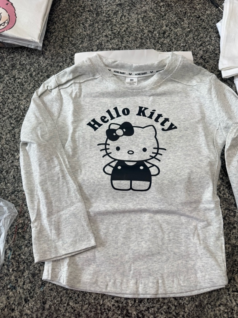 Hello Kitty Graphic Long-Sleeve Tee - Light Gray